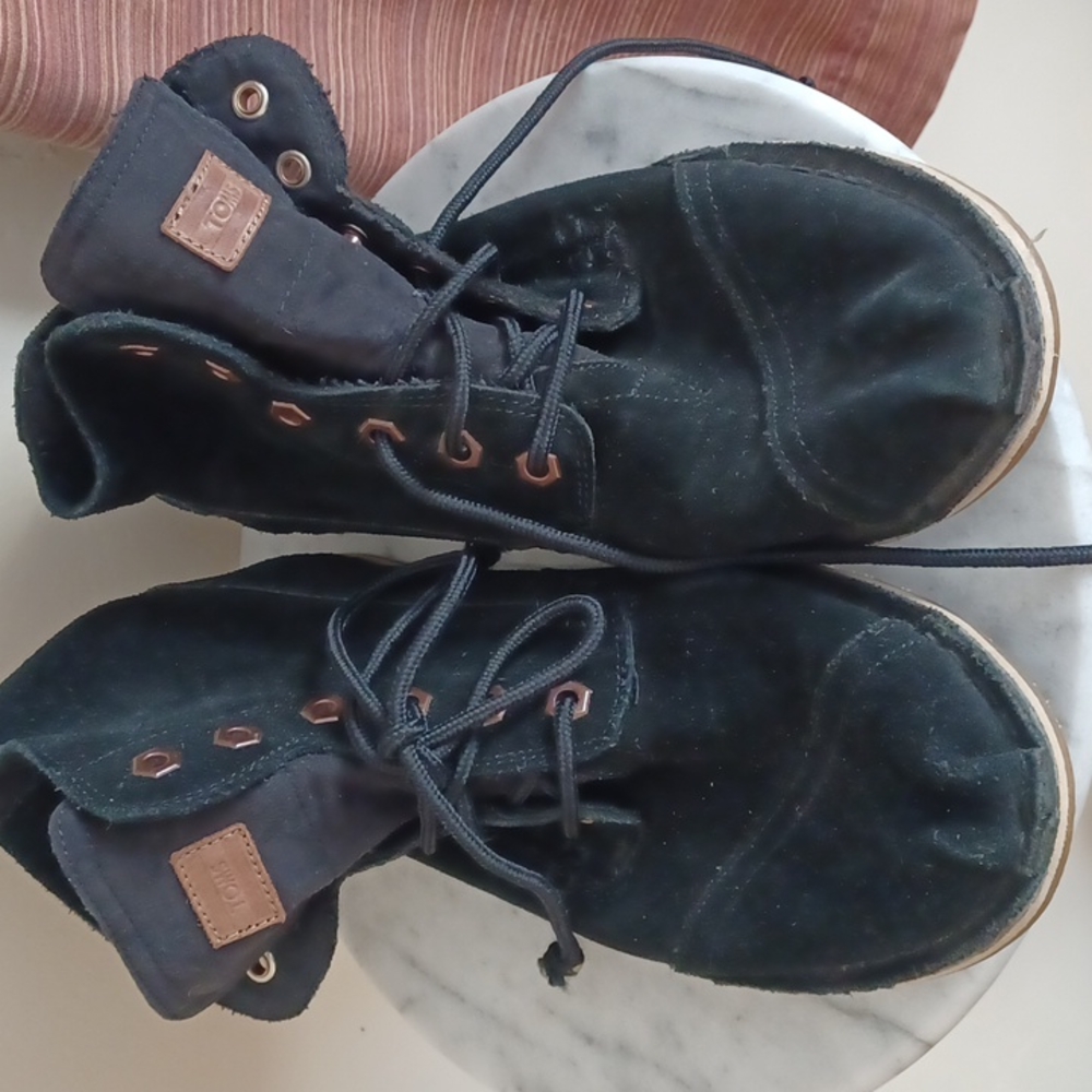 WOMENS TOMS 9.5W